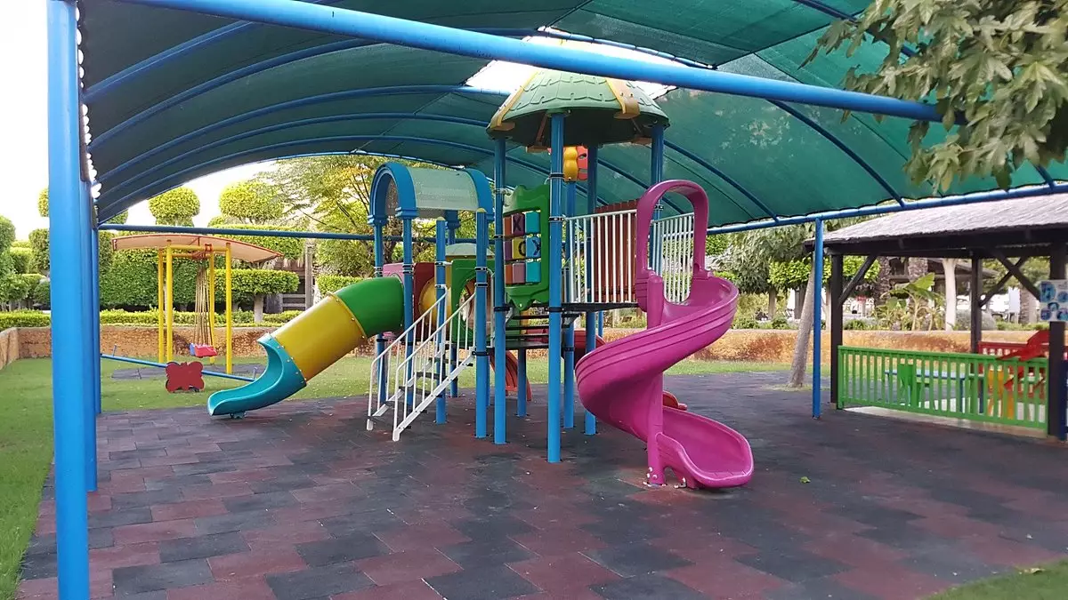 زمین بازی هتل رویال وینگز آنتالیا